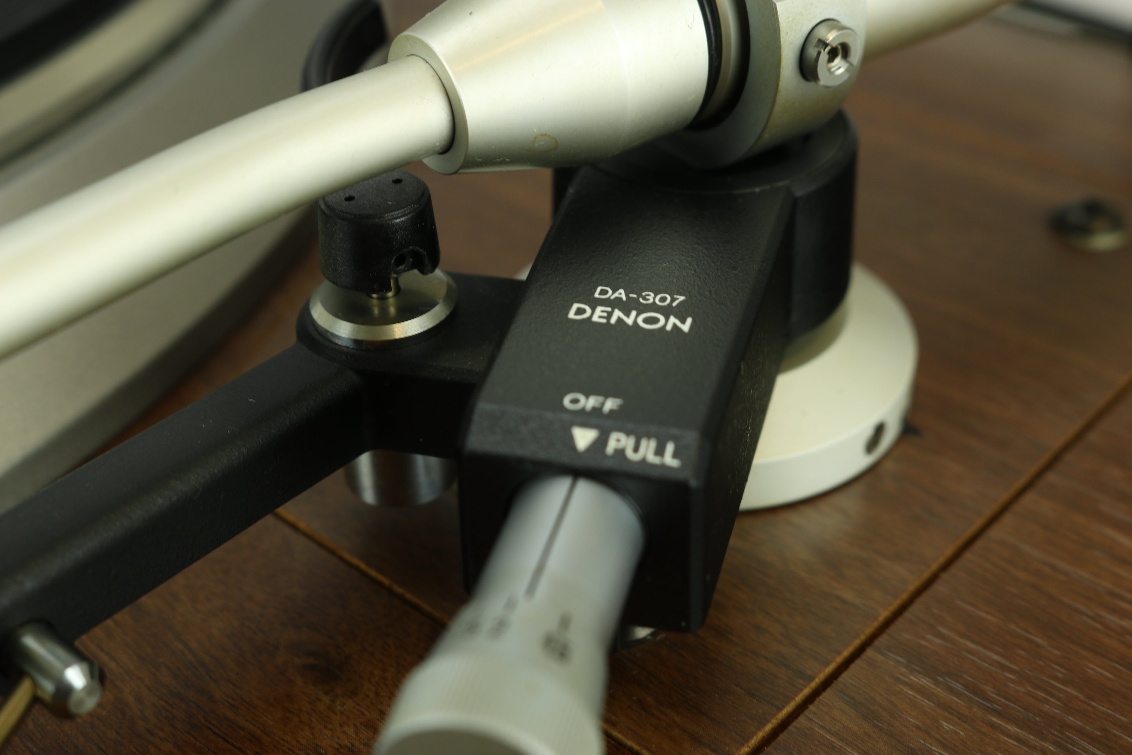 Denon DP2000 Quartz DD